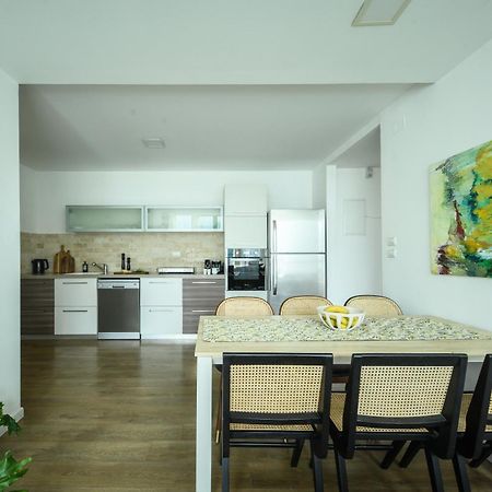 Modern & Bright 3Br Apt W View 5 Min From Beach By Sea N' Rent テル・アビブ エクステリア 写真